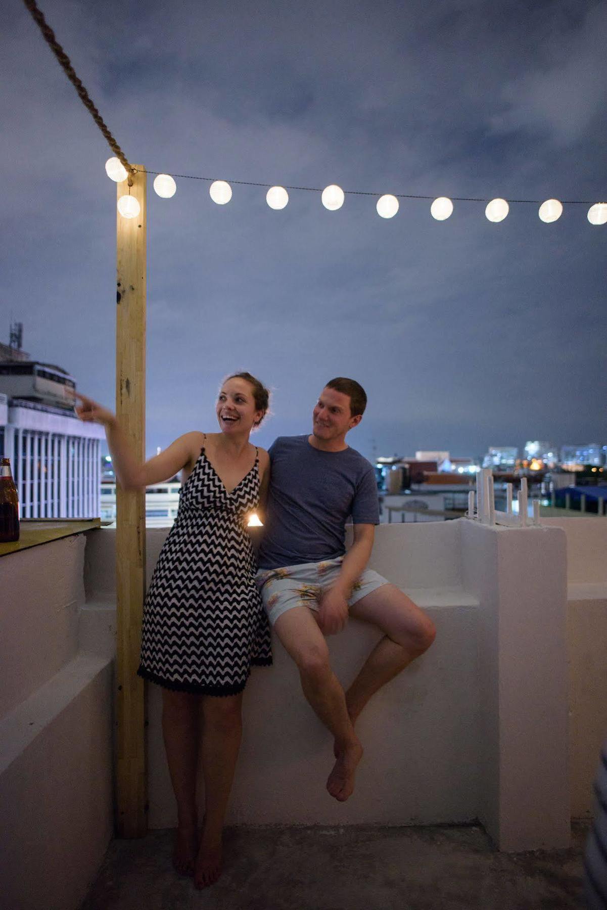 Warm White Hostel Bangkok Exterior photo
